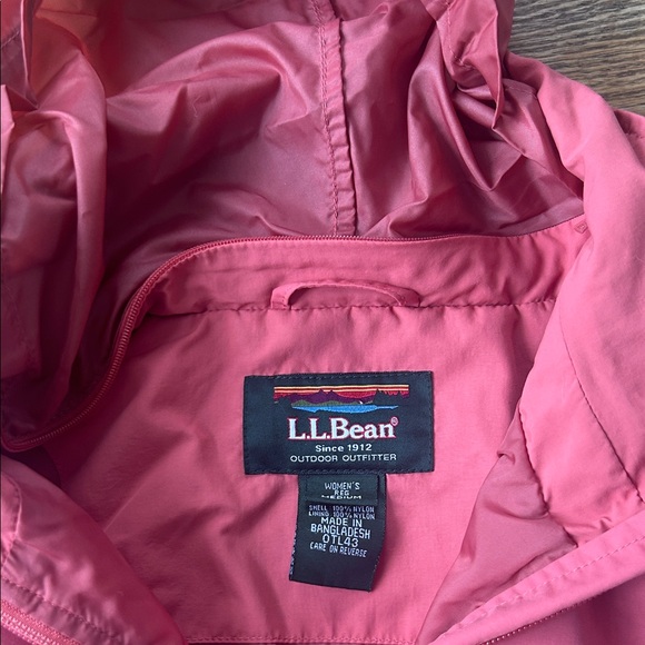 L.L. Bean Women's Red Hooded Raincoat - Picture 2 of 6